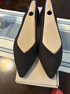 Pre-Loved Rothy’s Solid Black Pointed Toe Flats with Blue Trim (RETIRED)
